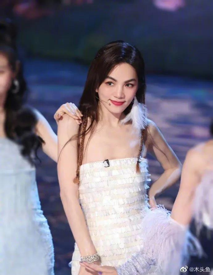 I was stunned—it turned out that Li Chen, Chen Jiahua, Ella, Bai Lu and