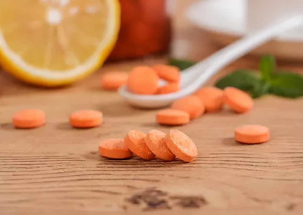 Does taking vitamins hurt the liver or nourish the liver?The doctor