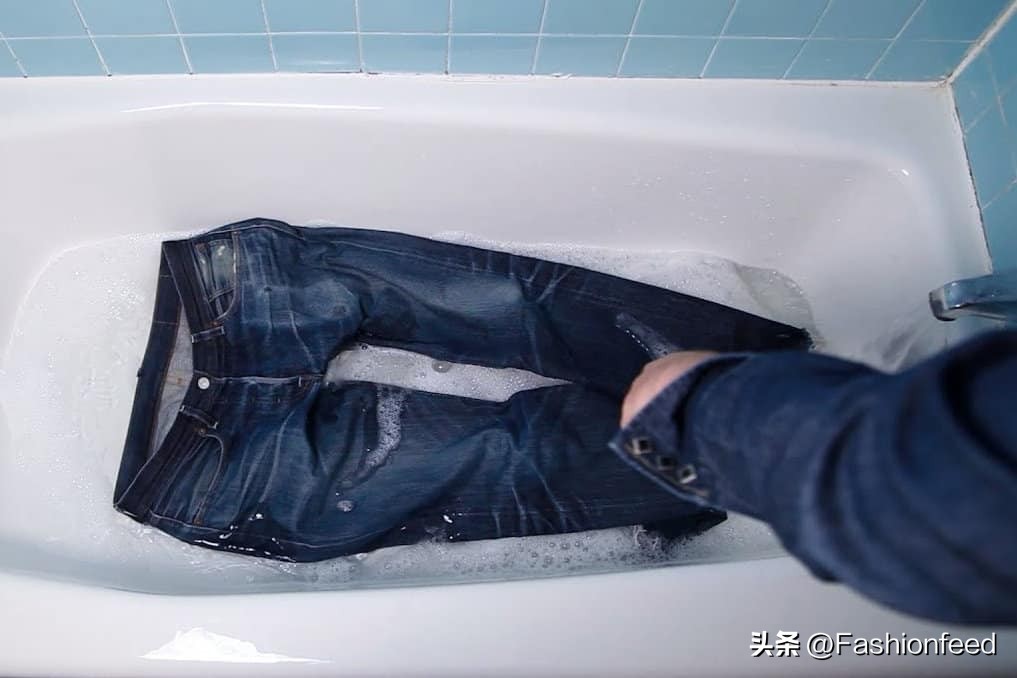 How to properly wash jeans? iMedia