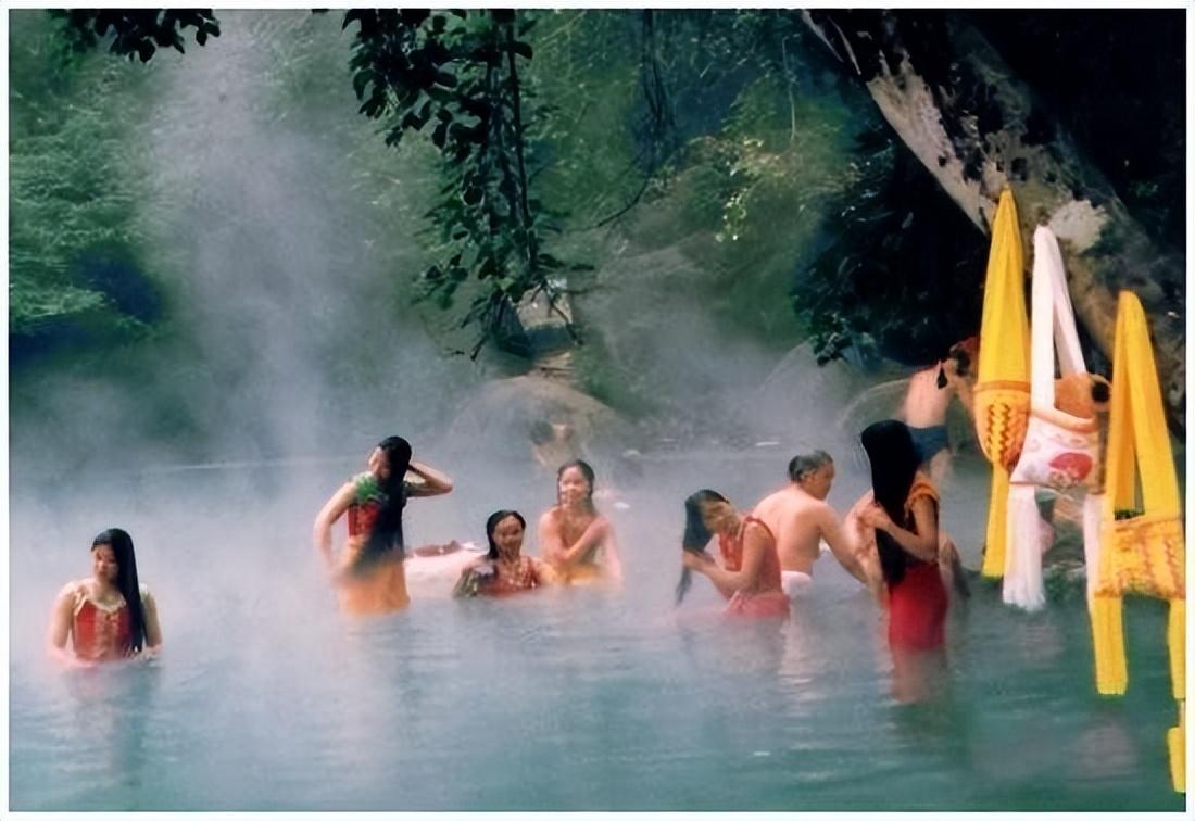 A 17yearold Japanese girl takes a bath with her father? Is it a tacit