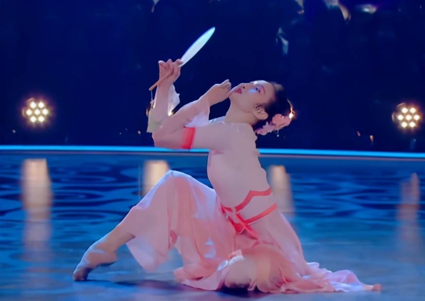 Hua Xiao made a comeback after giving birth, blowing up the entire ...