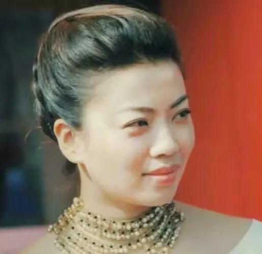 Singer Zhang Ye, and Lu Jihong have known each other for 30 years and ...