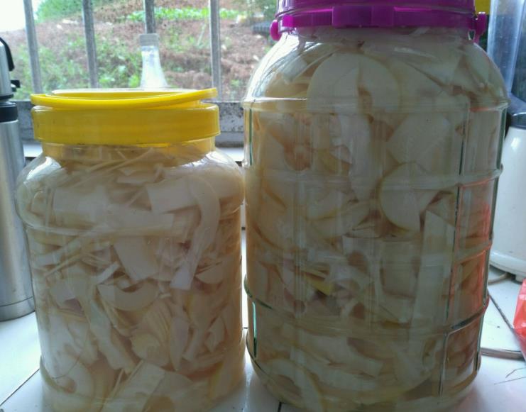 Pickled sour bamboo shoots are deliciously upgraded, and the exclusive