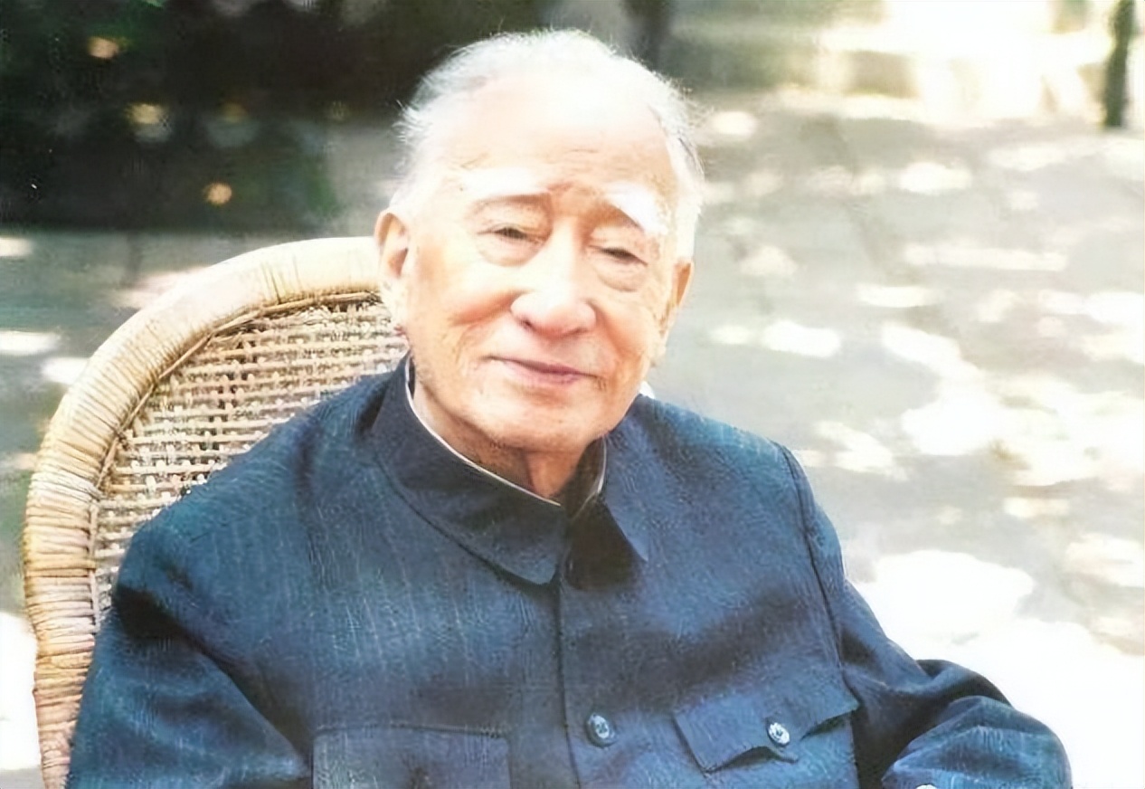 When Bo Yibo came back in 1979, Chen Yonggui did not support it. Bo