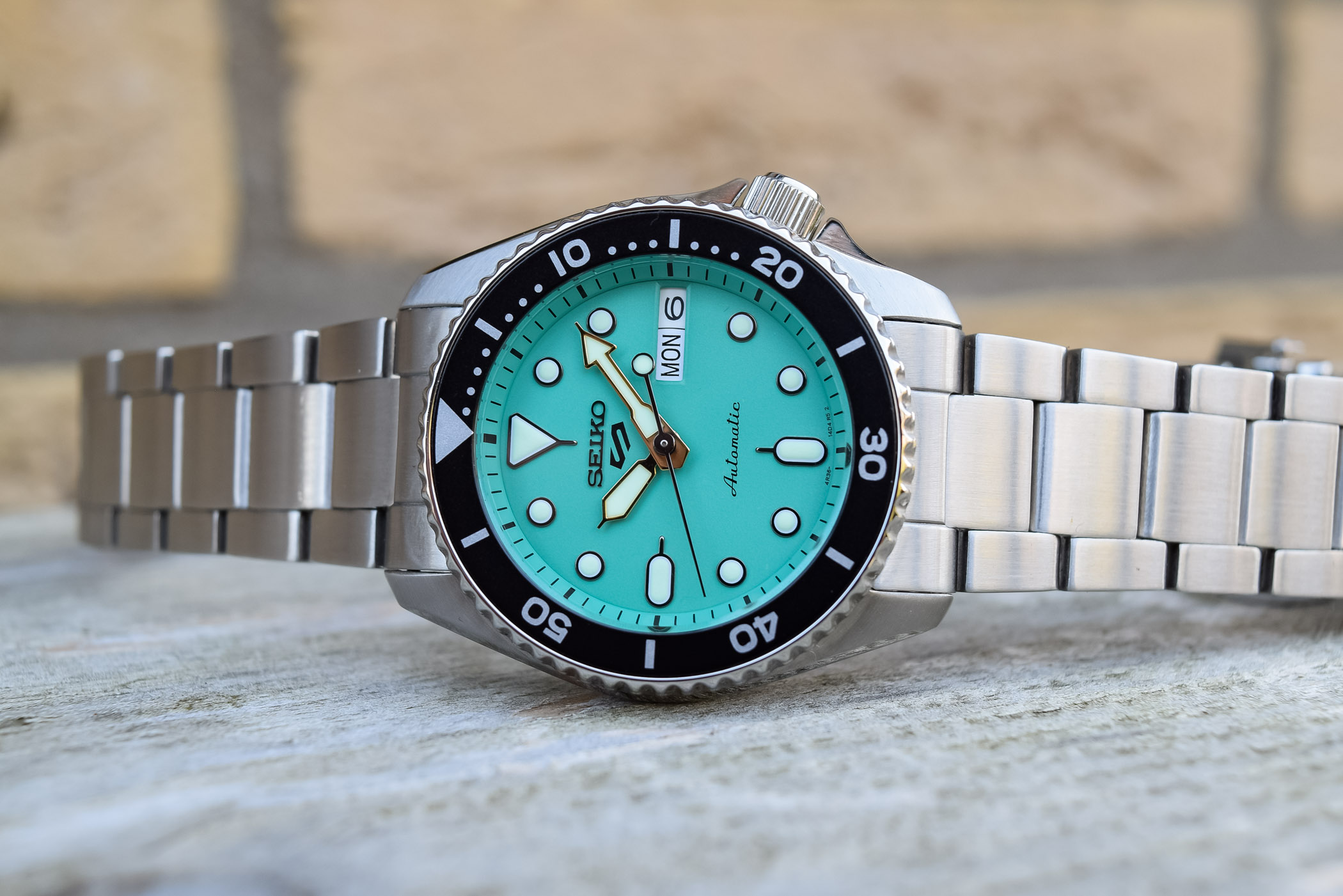 Special Feature Welcome the summer with these five watches that look ...