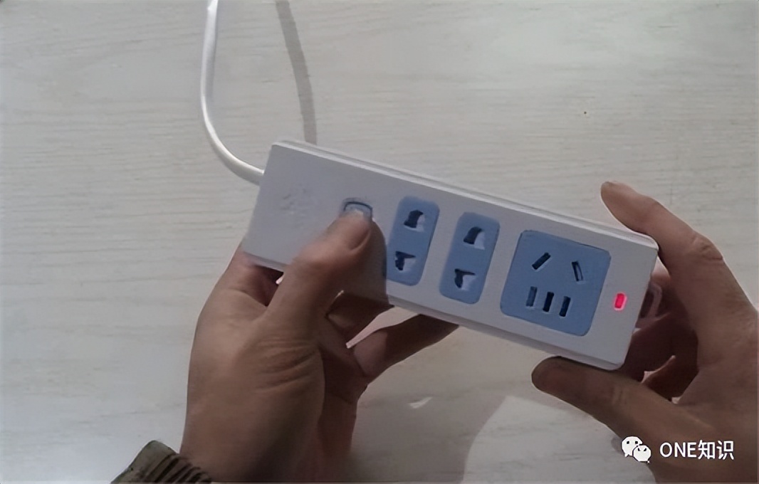 Can peeing on a live socket get you electrocuted? The most important