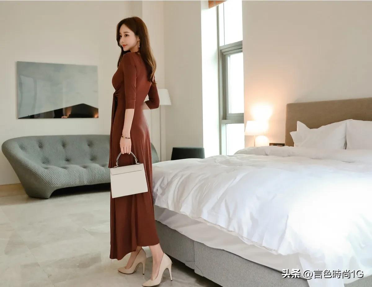 Son Yun Joo: Espresso Brown Dress - iNEWS