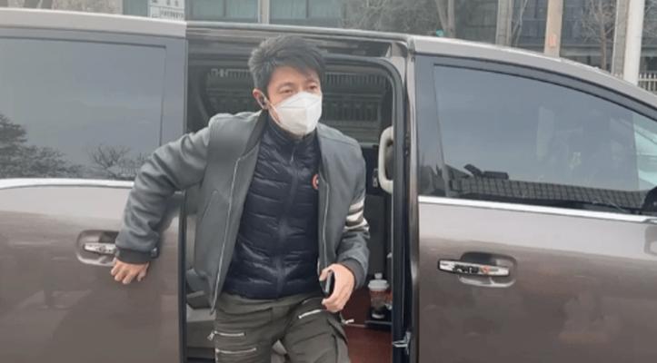 Sam Beining Back Sa Beining appeared in the rehearsal of the 2023 CCTV Spring Festival ...