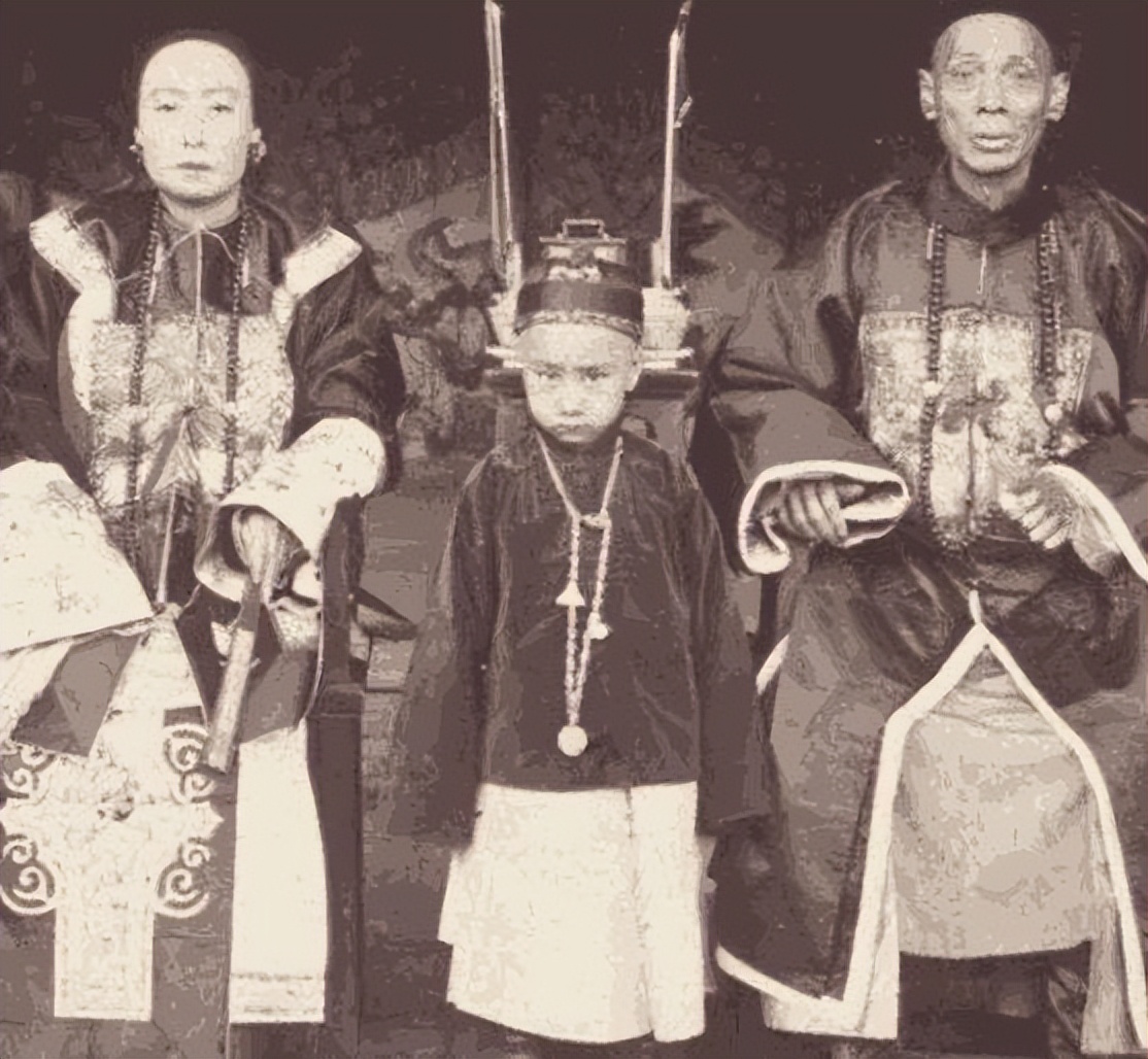 How big was the gap between rich and poor in the late Qing Dynasty? The