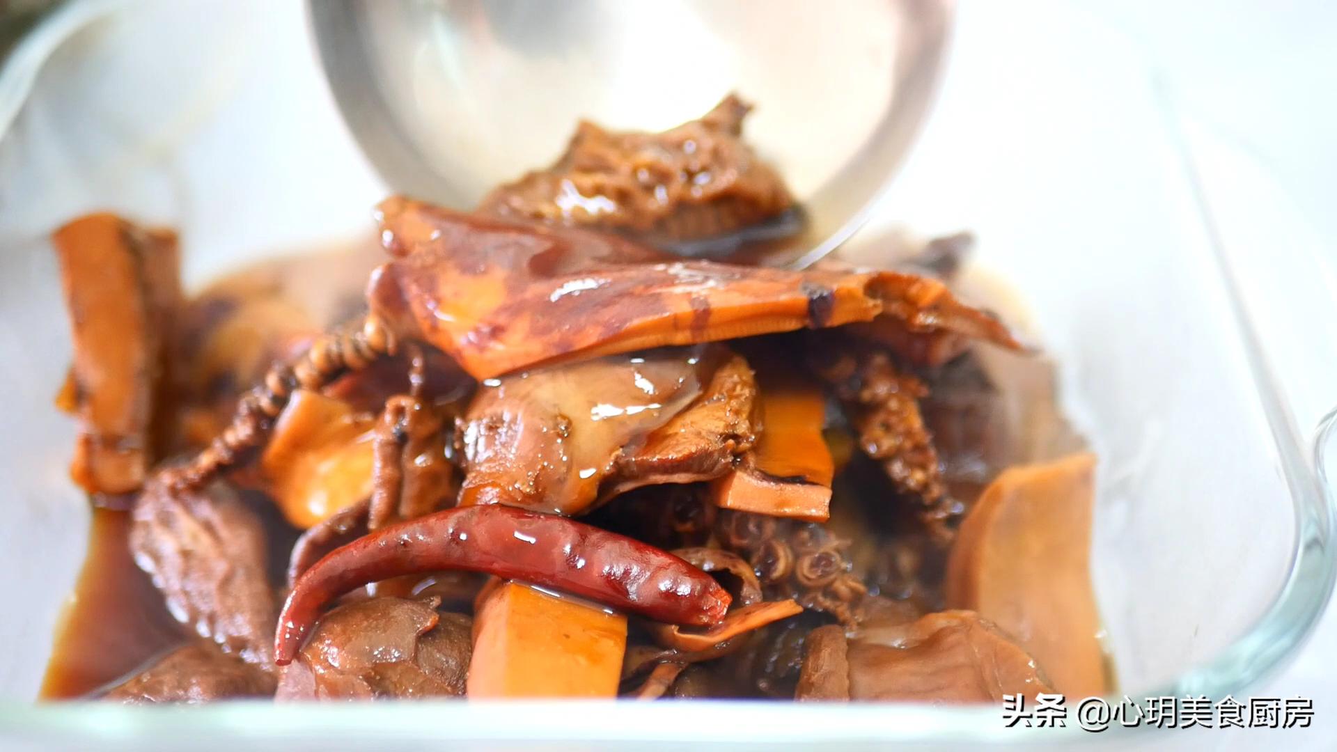 Soak dried squid and cuttlefish, don't just use water, the seaside