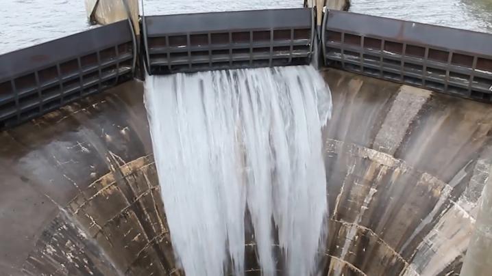 How terrible is the Monte Cerro Dam? Absorb 1.37 tons of water per ...