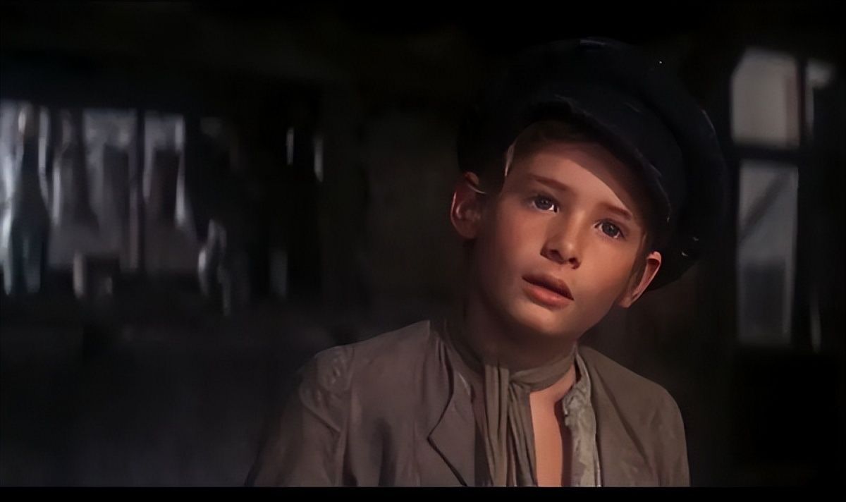 What techniques did "Oliver Twist" use to create different images of the characters? iMedia