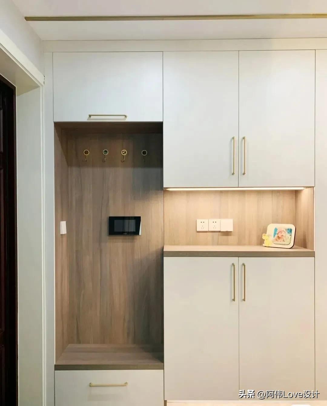 Entry hall cabinet design - iNEWS