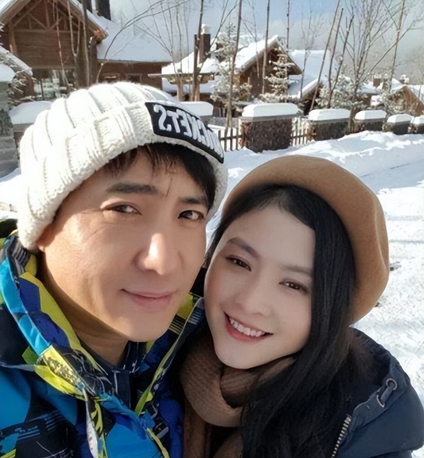 沈騰妻子王琦接孩子被拍，身材發福走形嚴重，曾多次被傳婚變 - 頭條匯