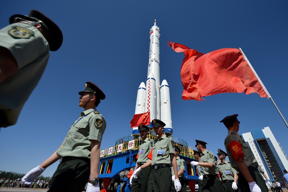 Do you know how astronauts drink water on the space station? iNEWS