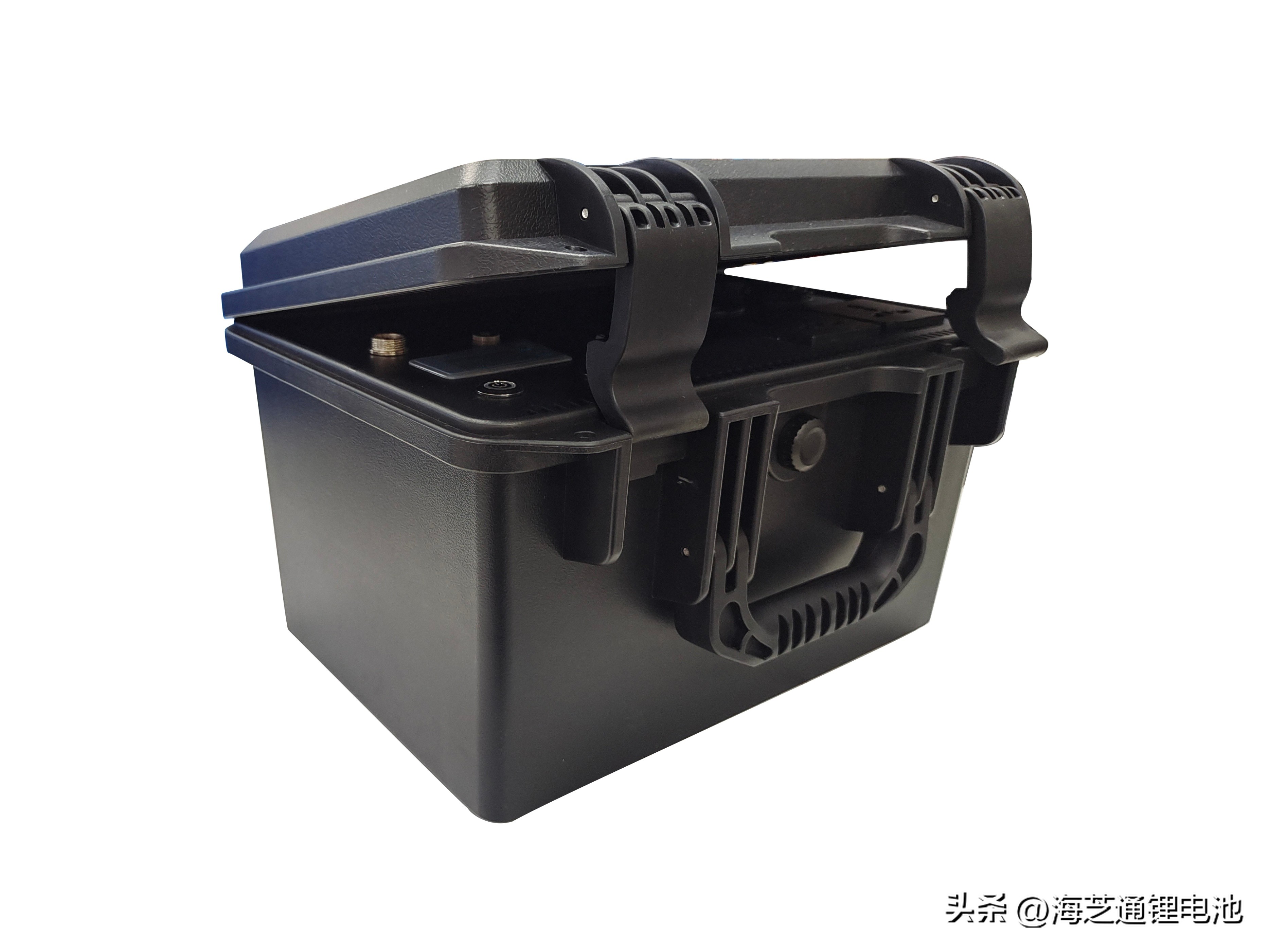 The use method and solution of outdoor mobile portable energy storage