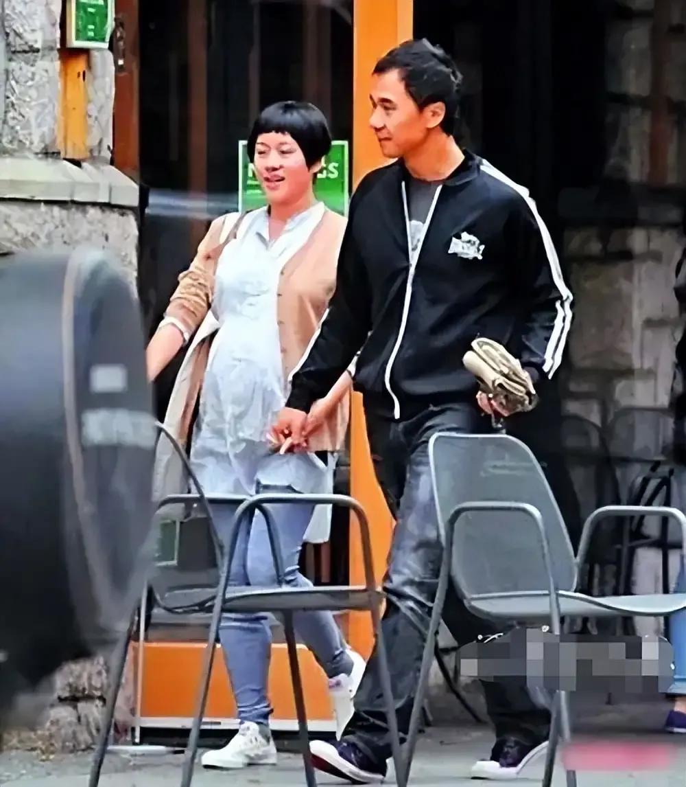 Lin Jiaxin and her husband Yuan Jianwei announced their divorce and ...