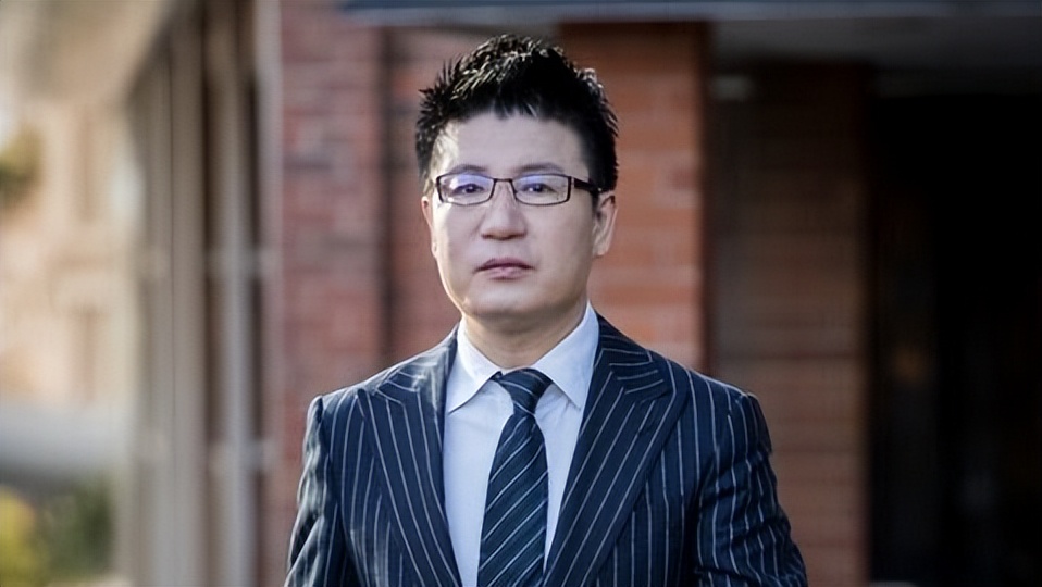 China's "Father of Viagra" fled with 2 billion for 15 years, Yan(01)