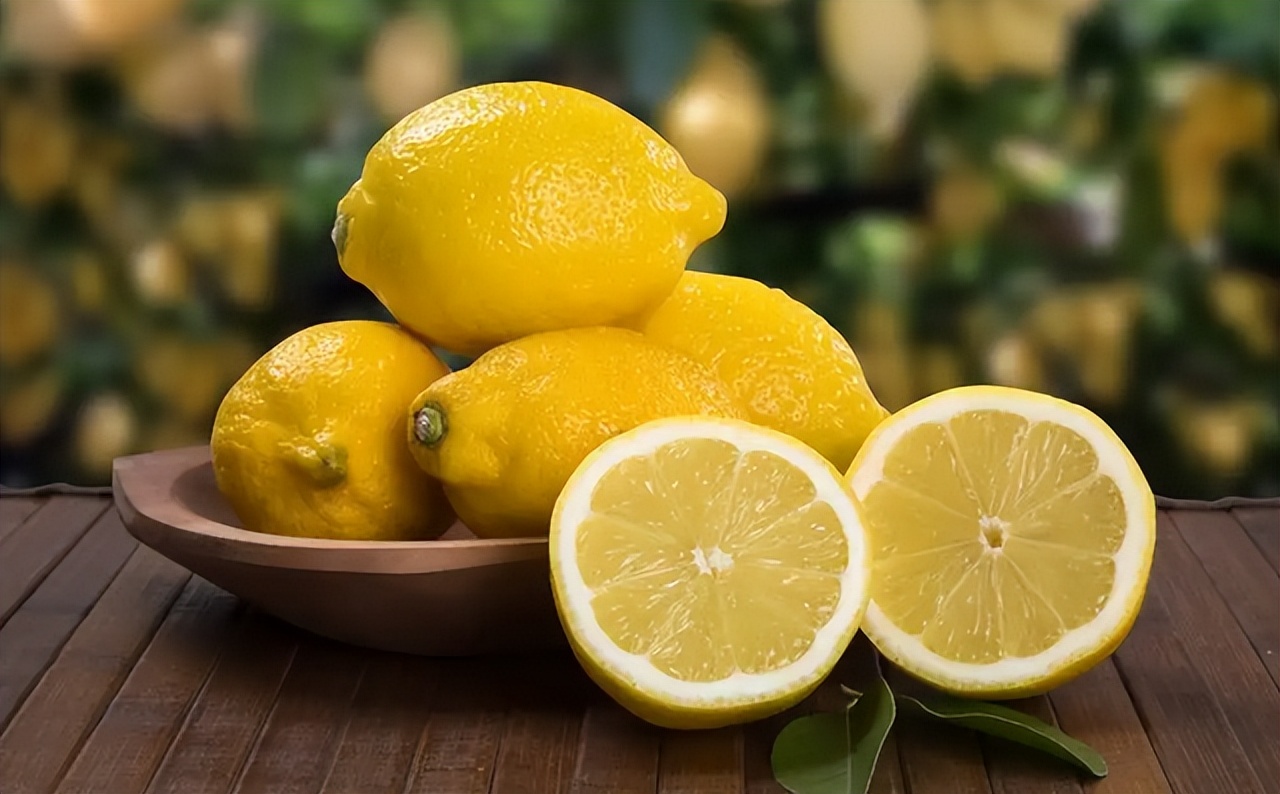 Drink a glass of lemon water every day, after a period of time, your