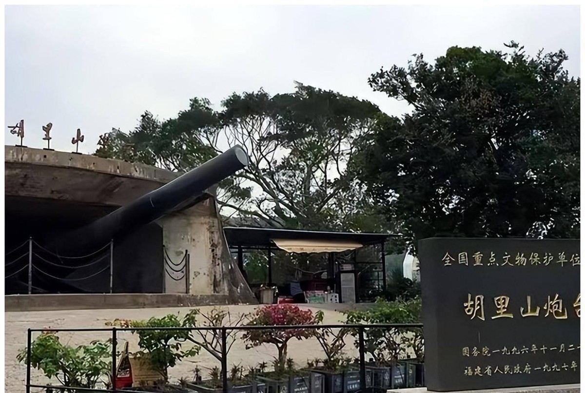 In 1962, seven marshals gathered in Xiamen, and Luo Ruiqing was ...