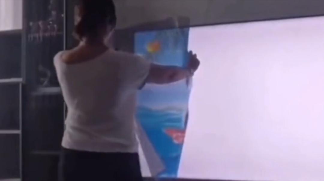 The layer of plastic film on the TV should be torn off too many people