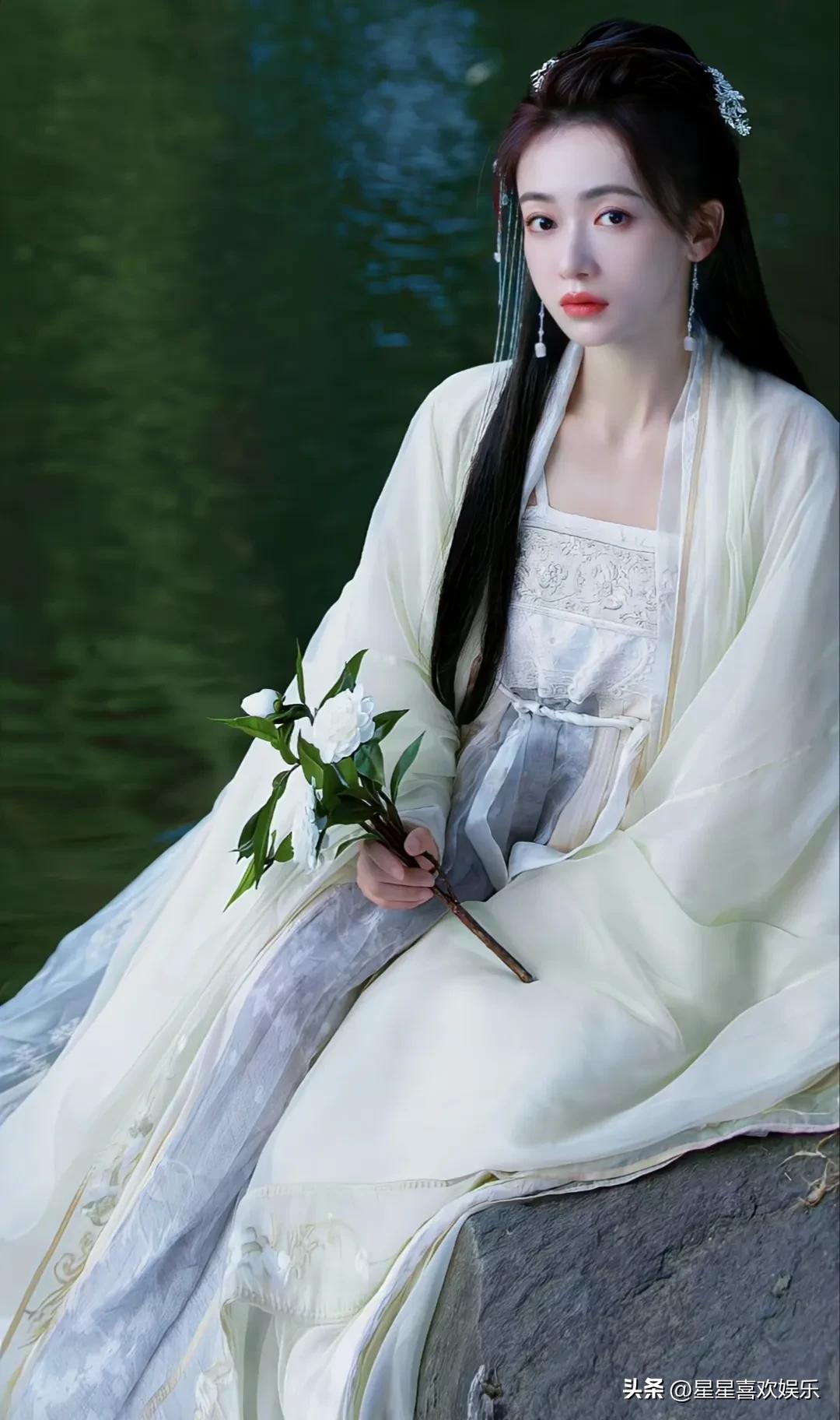 Appreciate the beautiful pictures of ancient costumes - Wu Jinyan - iMedia