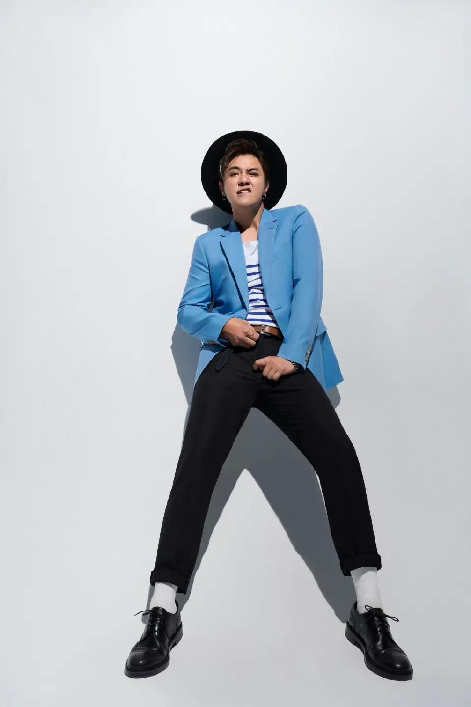Luo Zhixiang is confirmed to join Warner Music, can the bad actor come ...