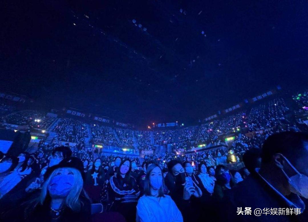 Eason Chan Red Hall Concert: The area of the electronic screen set a ...