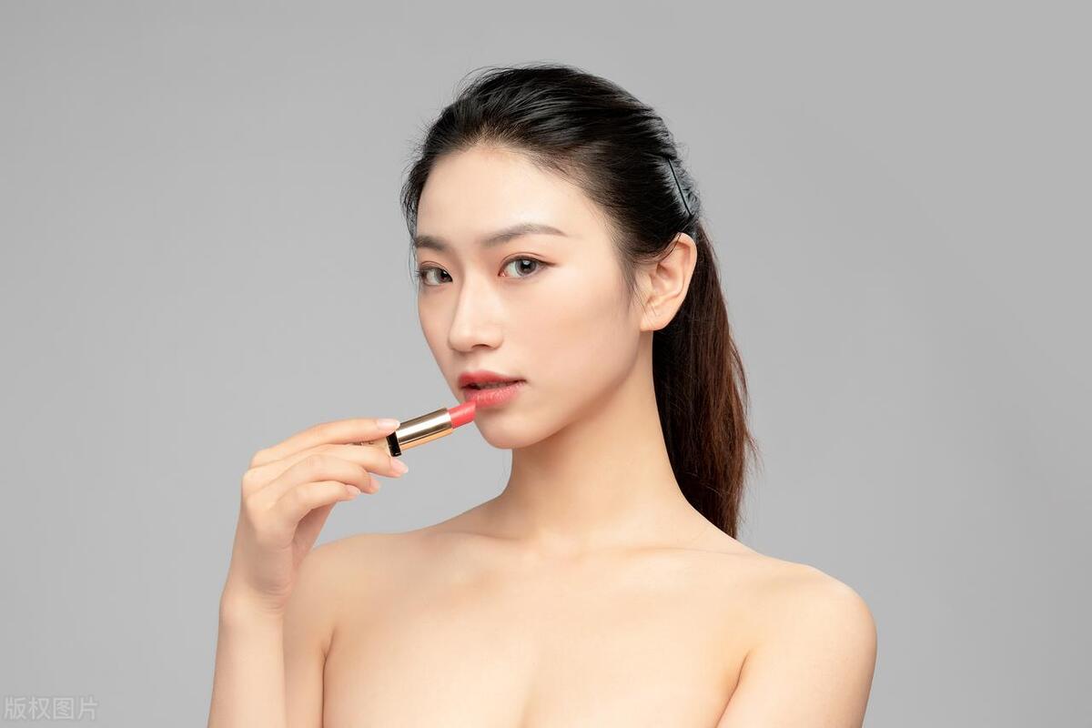 Why do girls wear lipstick without makeup? iMedia