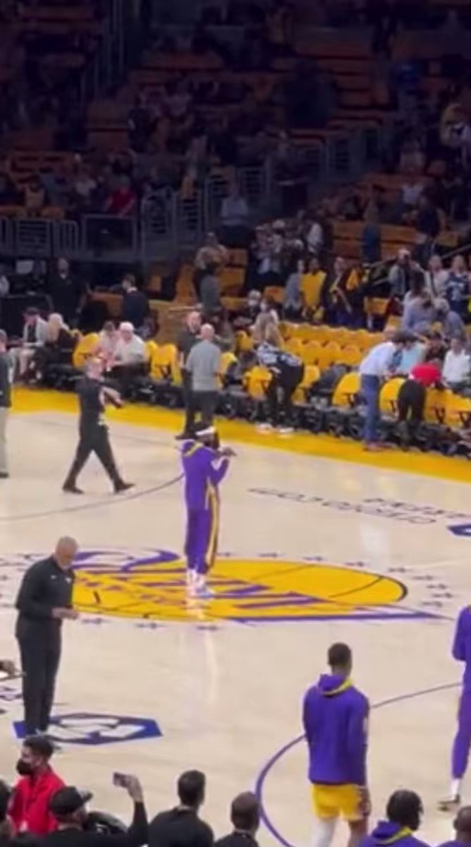 Lakers on the Brink: Could This Be an Early Playoff Exit? Analyzing the Challenges and What Lies Ahead