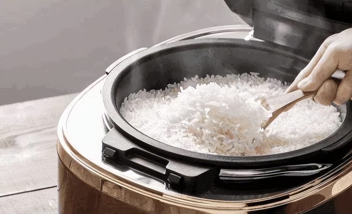 The "deadly rice cooker" was exposed by CCTV. It is not only poisonous