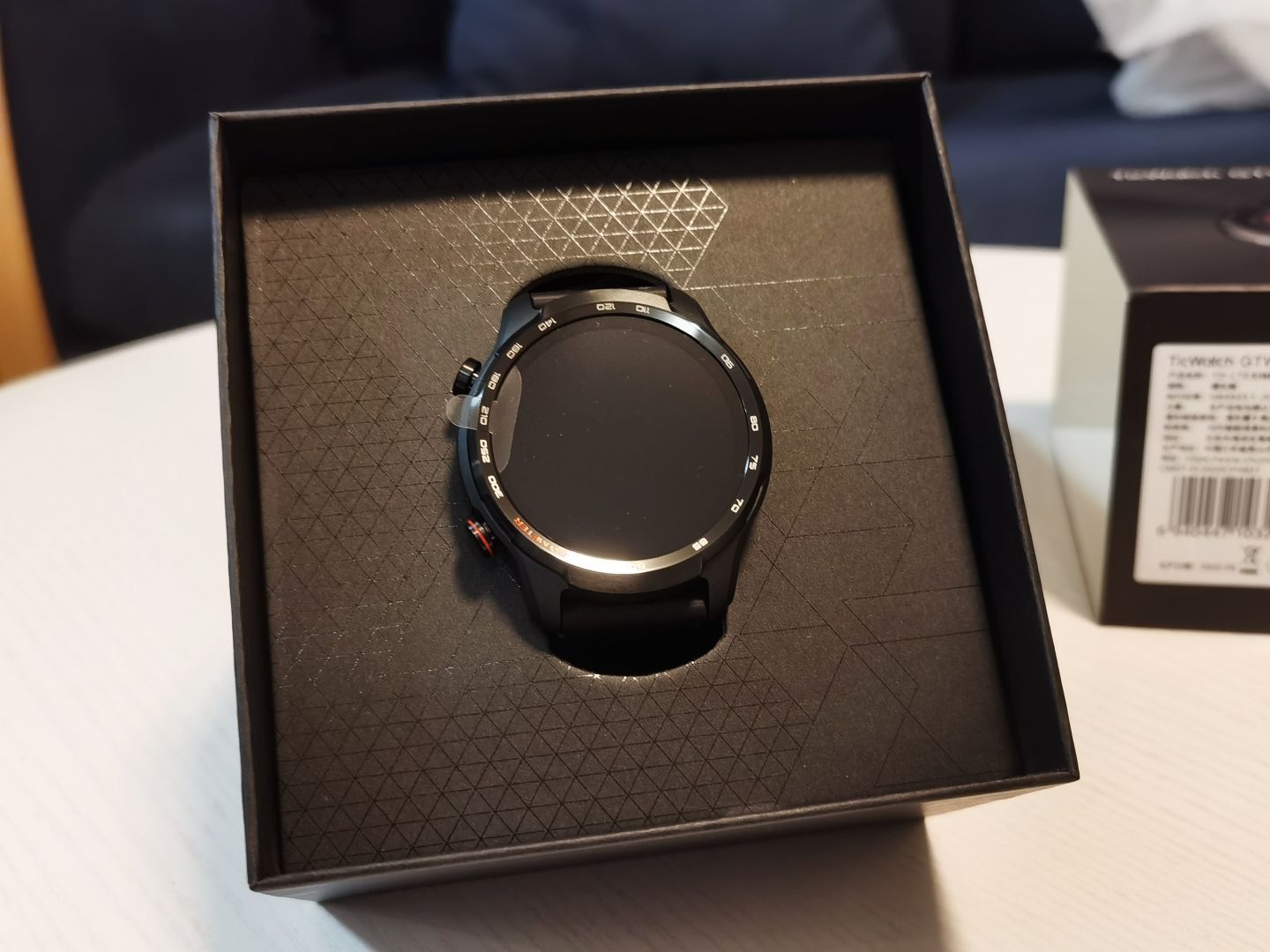 A new choice for a thousandyuan eSIM 4G independent call smartwatch