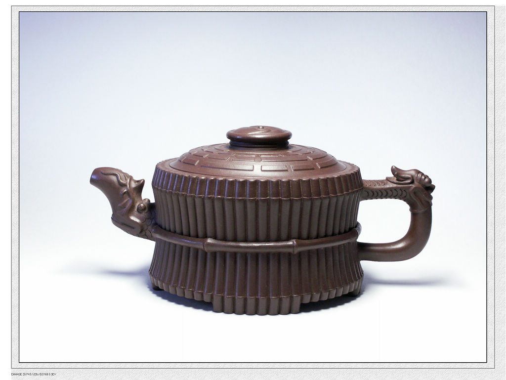It only takes 3 steps to identify the quality of the purple clay teapot