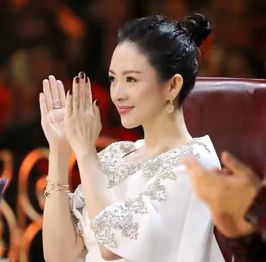 Zhang Ziyi and Yang Mi look alike, a big woman is intellectual and ...