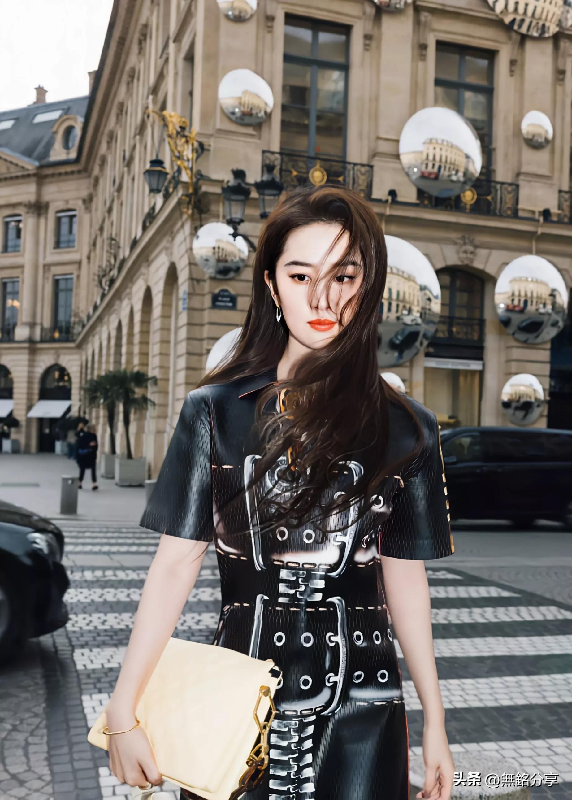 Liu Yifei Paris show black leather skirt - iMedia