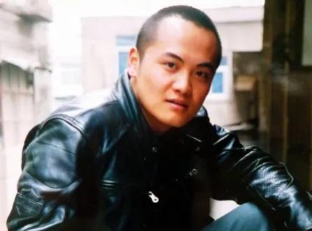 Actor Ji He: From a painter to an actor, he was popular in 11 plays ...