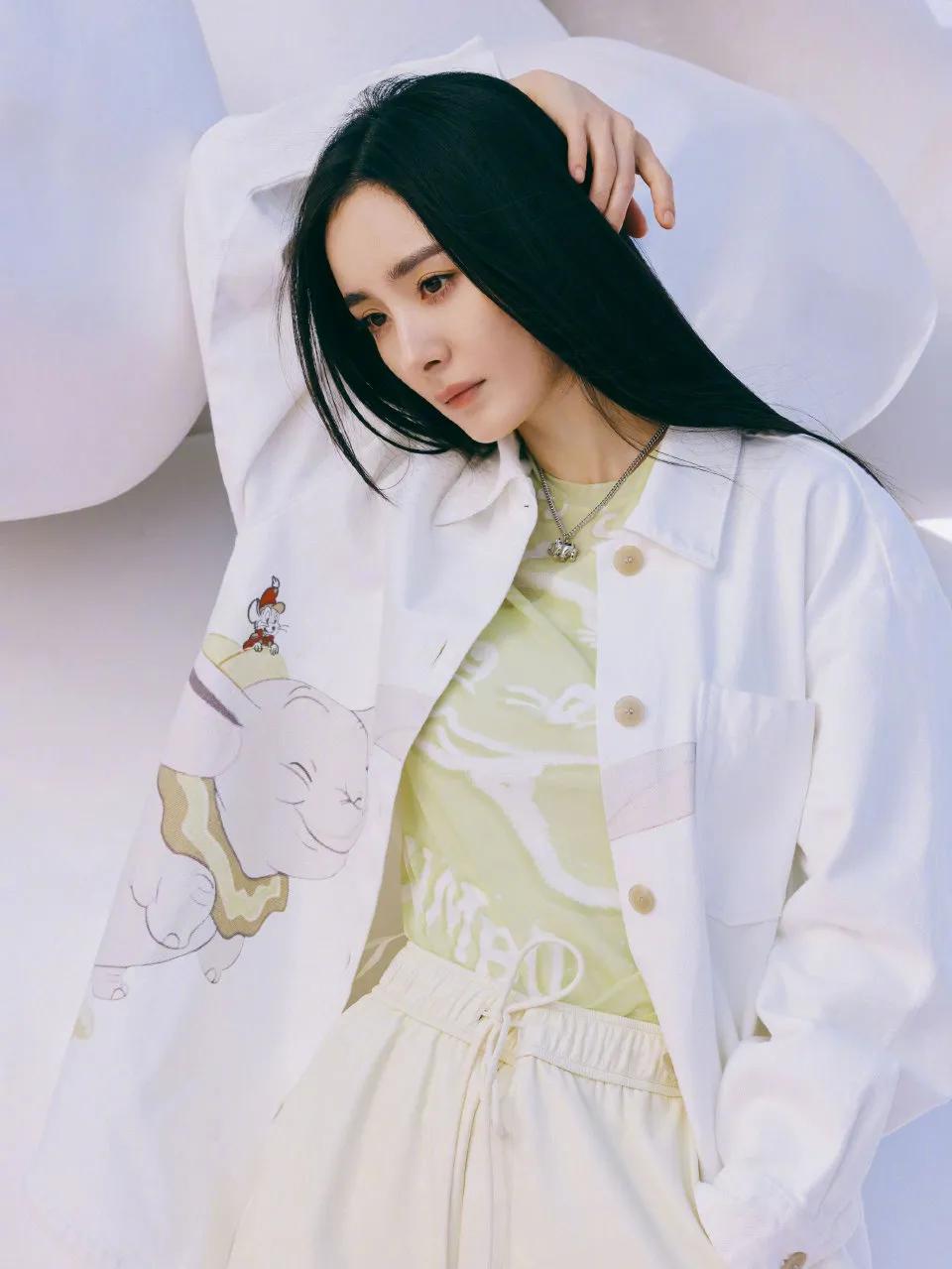 Princess Yang Mi's long straight hair - iNEWS