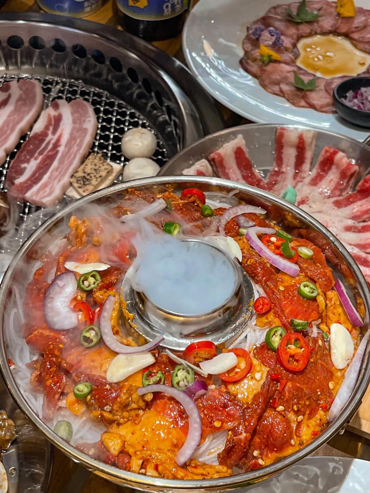 I want to give the whole Chongqing Amway this Asian barbecue collection ...