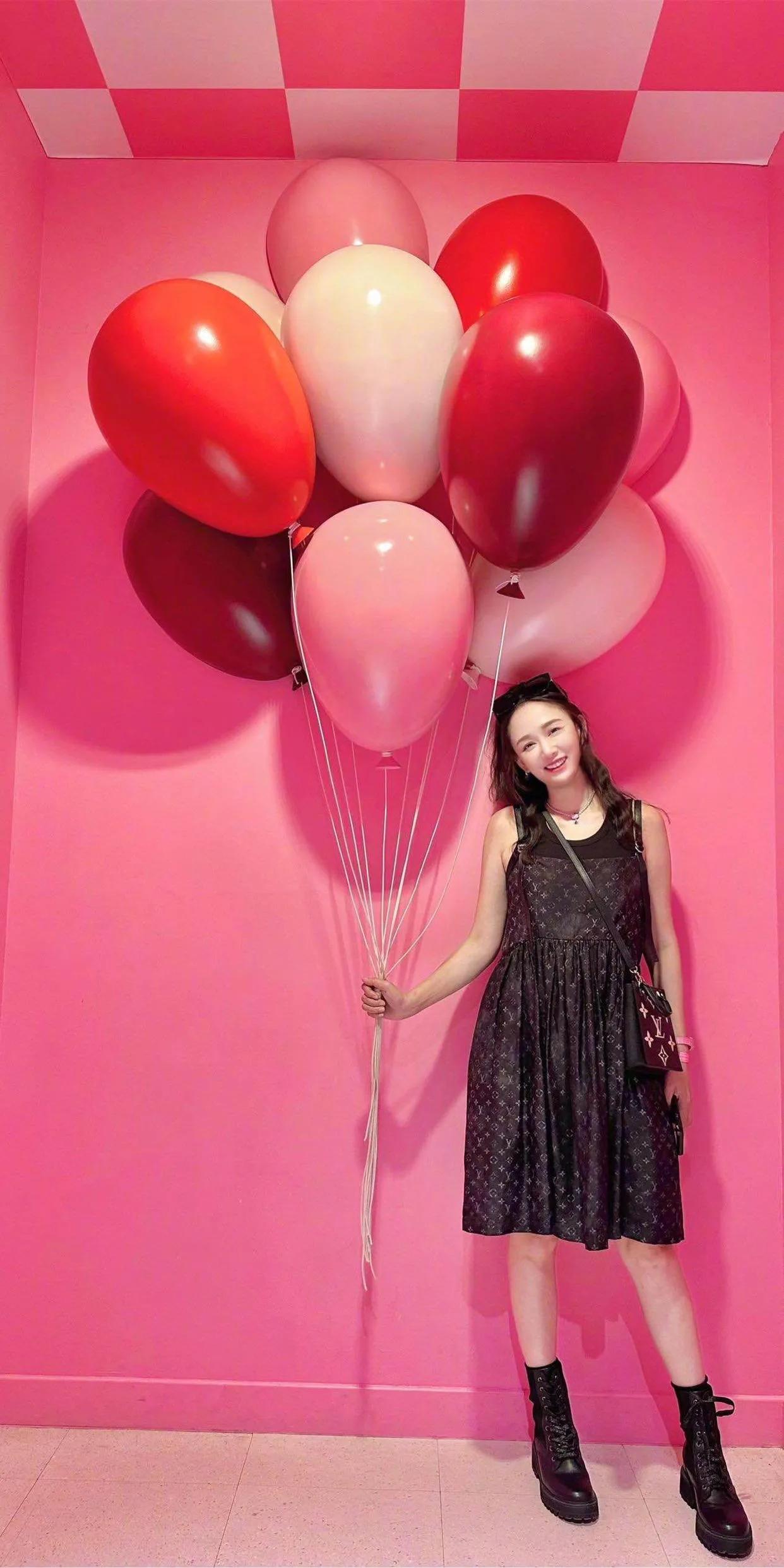 Joe Chen's Fashion Accessory Tips How to Use Colors and Styles to