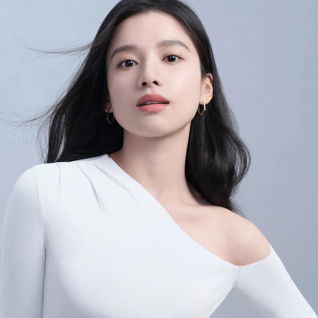 The latest developments of the post-95s Xiaohua Zhang Jingyi - iMedia