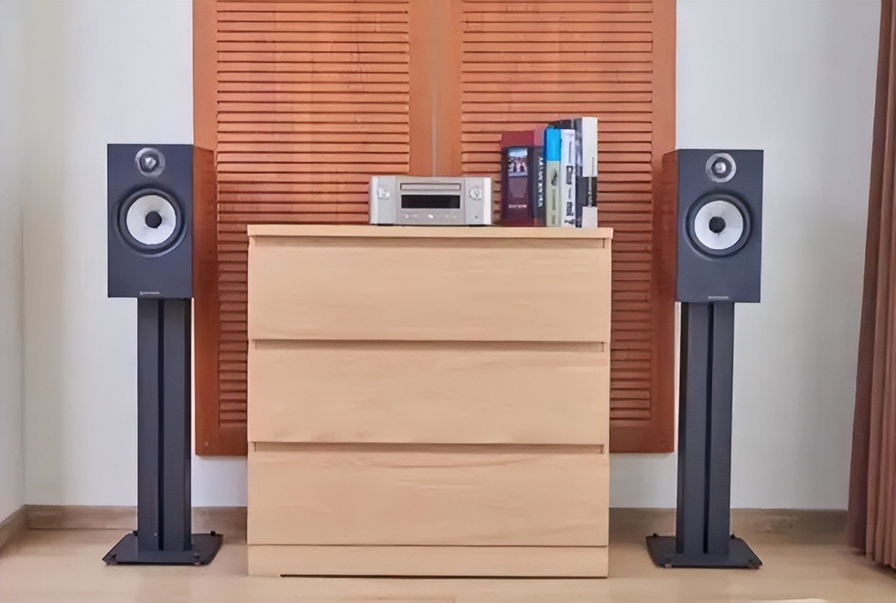 Complementary advantages! For the entrylevel HiFi set, choose Bauer