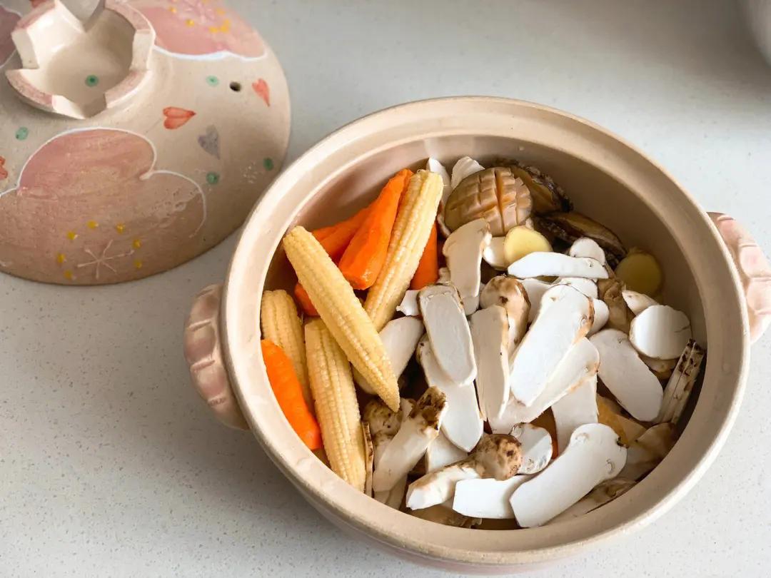 Matsutake chicken soup with fresh eyebrows! improve immunity iMedia