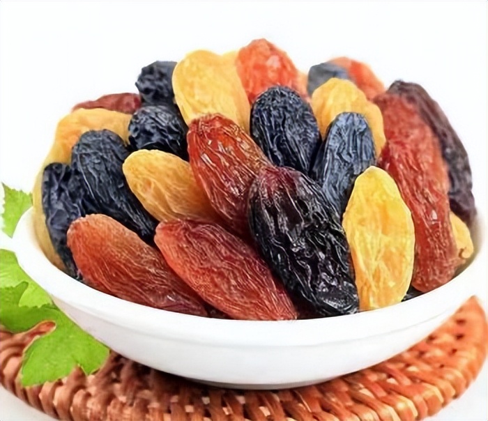 Sweet swipe!Turpan grapes are ripe - iMedia