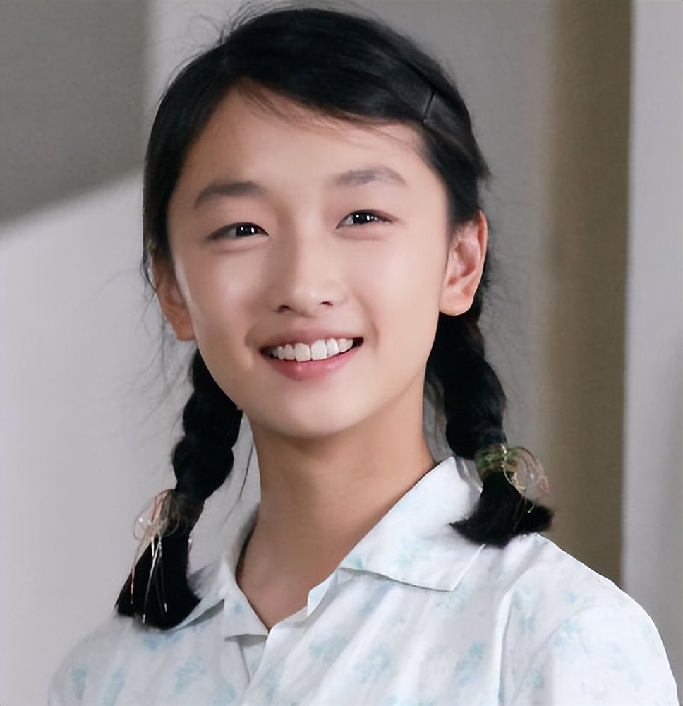 The actress Zhou Dongyu burst into love with a 6-year-old male  star!Playing with her boyfriend private photos exposed - iMedia