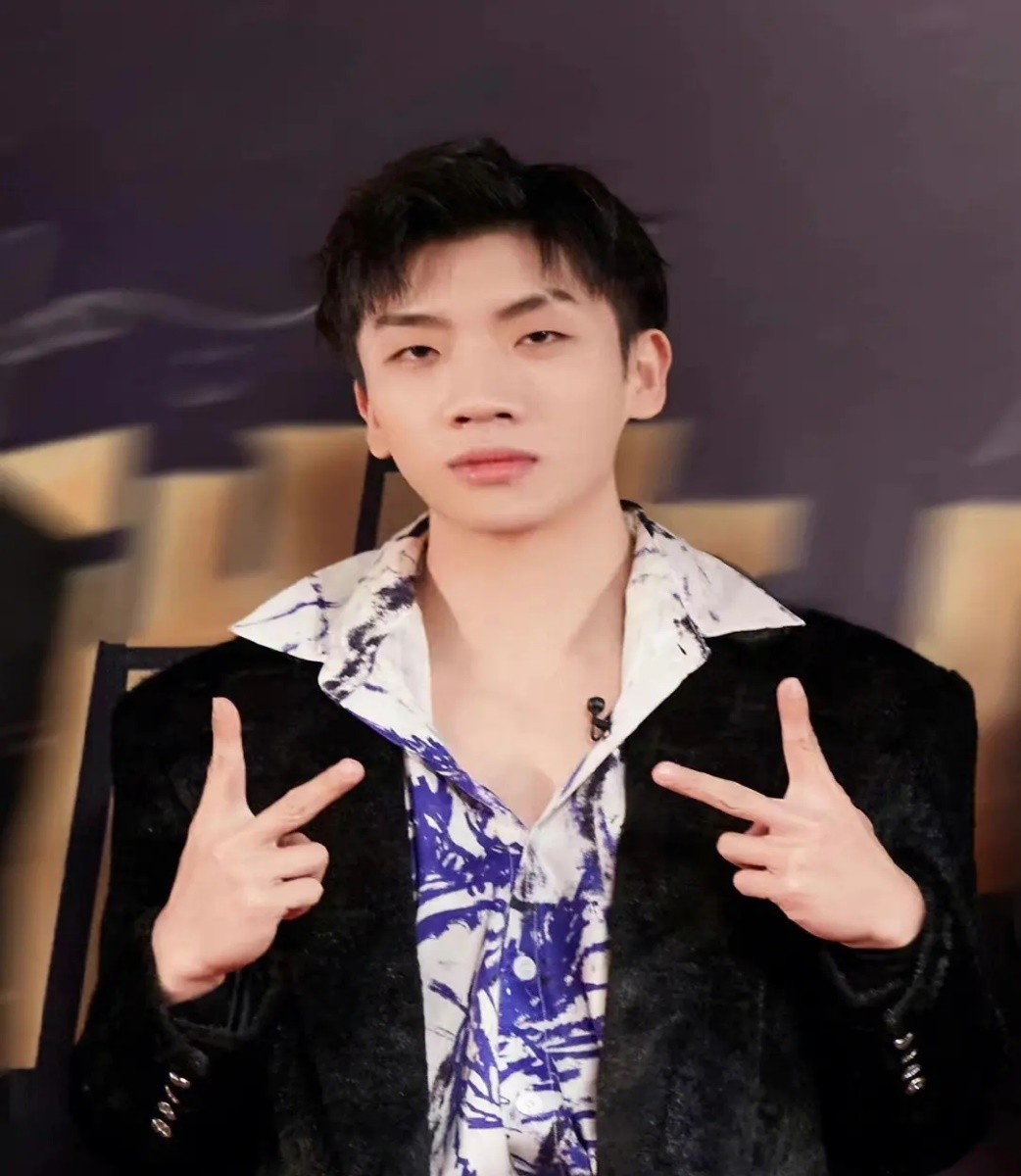 Young Sus Rapper Yang and Su, go against the flow and walk the road to fame of the