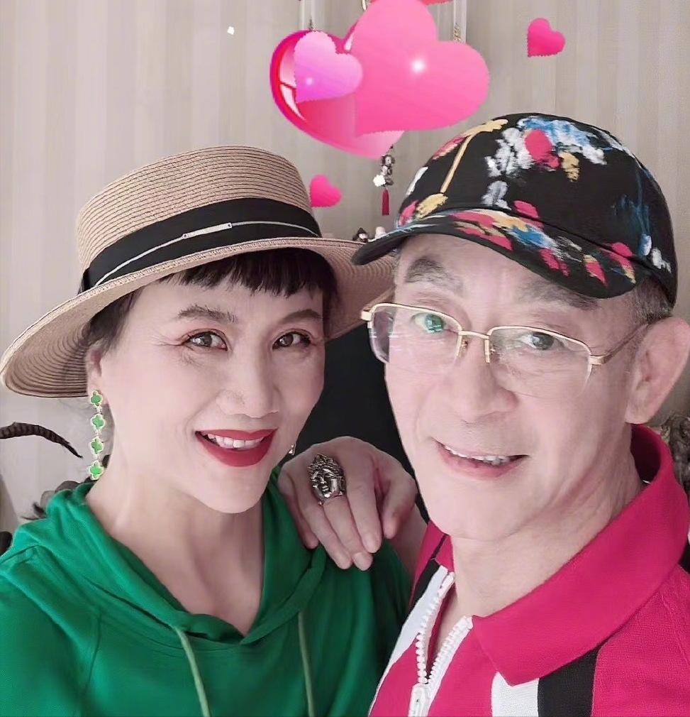 Liu Xiaoling Tong celebrates the 35th anniversary of her marriage. His ...
