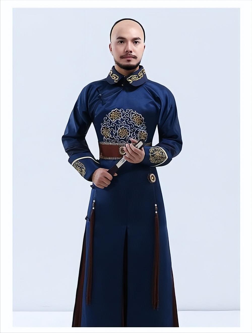 What is the purpose of the study on the shape of court men's robes in