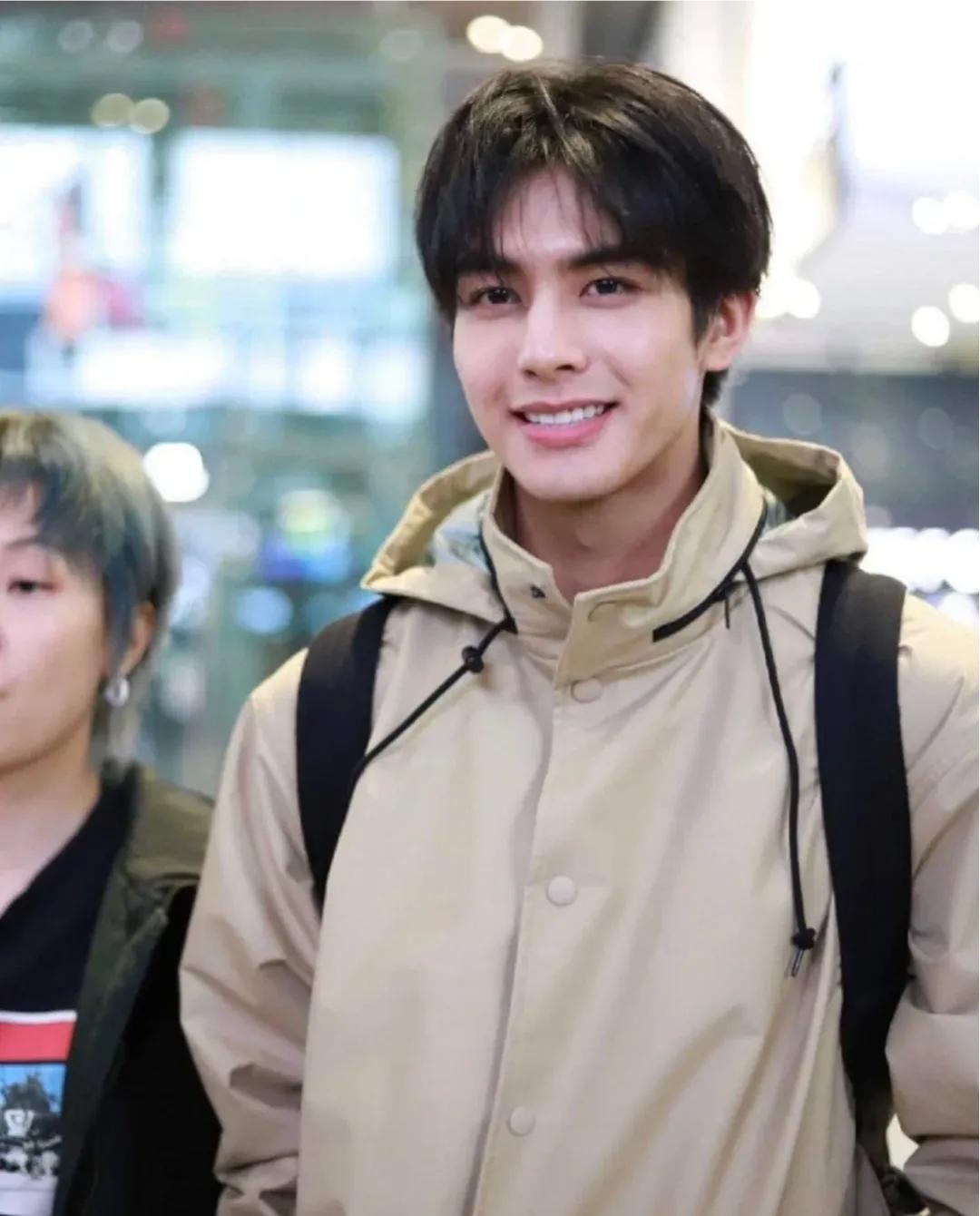 song weilong parents