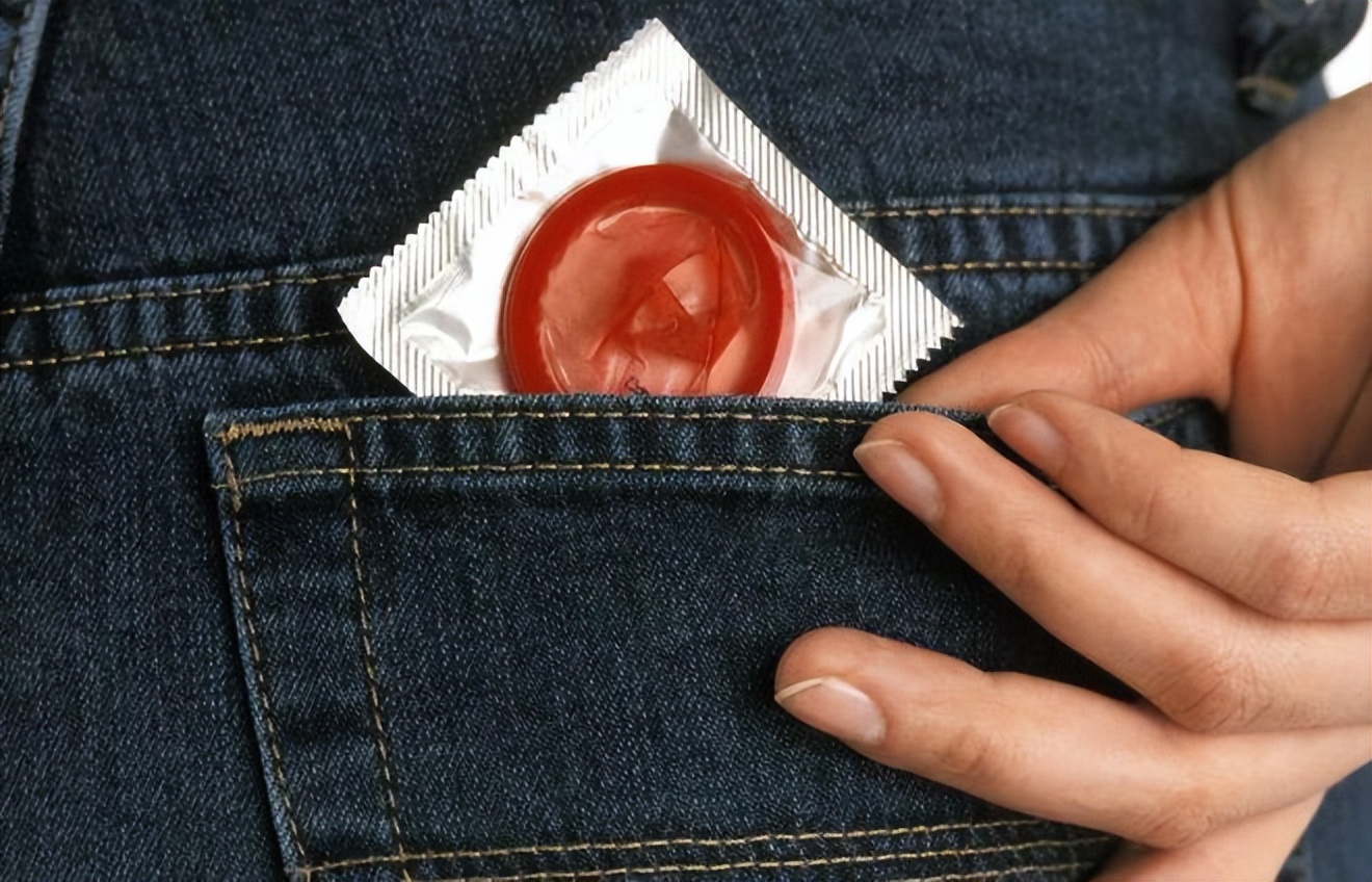 What is the oil on condoms? Is it harmful to women's body? correct understanding is the key iMedia