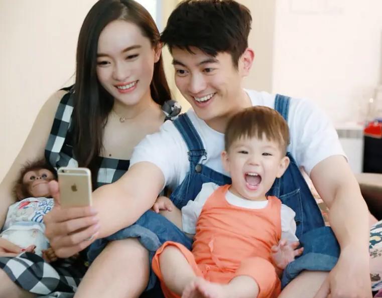 Disabled? Hmm, the front face photo was exposed, the buck teeth ...